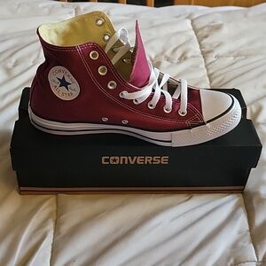 Converse burgundy size 9 men